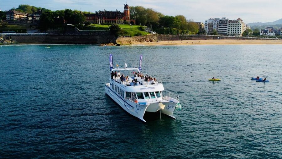 San Sebastian: Sustainable Catamaran Cruise with Audio Guide - Why the sea gives San Sebastian a better first look