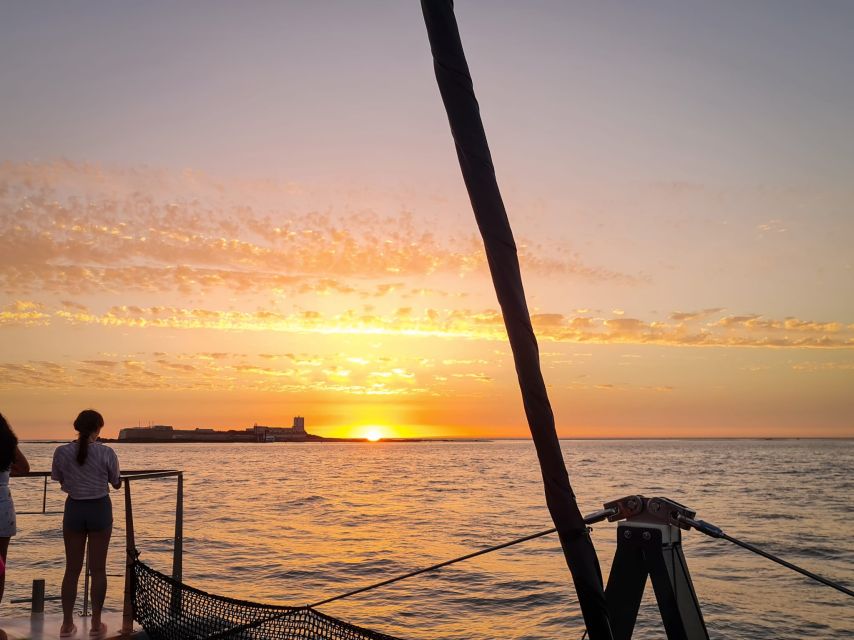 Sancti Petri: Sunset Catamaran Cruise - Commentary on Cádiz’s maritime past