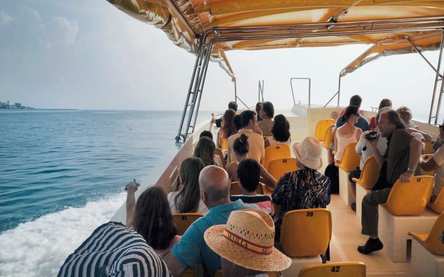 Santa Pola: Return Taxi Boat Ticket to Tabarca Island - Why the 15-minute crossing makes Tabarca easy