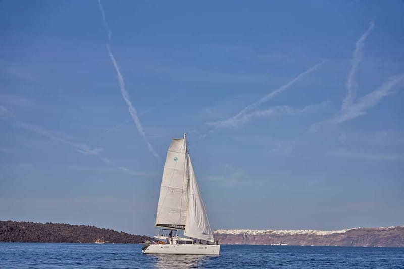 Santorini: Caldera Classic Catamaran Cruise w/ Meal & Drinks - Why a catamaran is a smart way to see Santorini