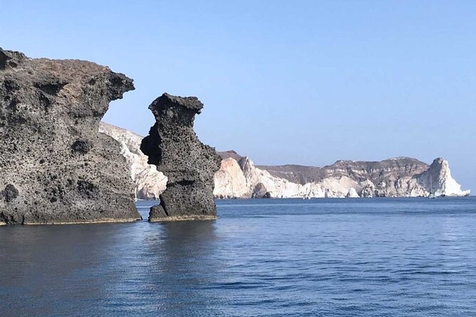 Santorini Catamaran Cruise with Greek Meal, Open-Bar and Sunset - A Greek meal with a practical open bar