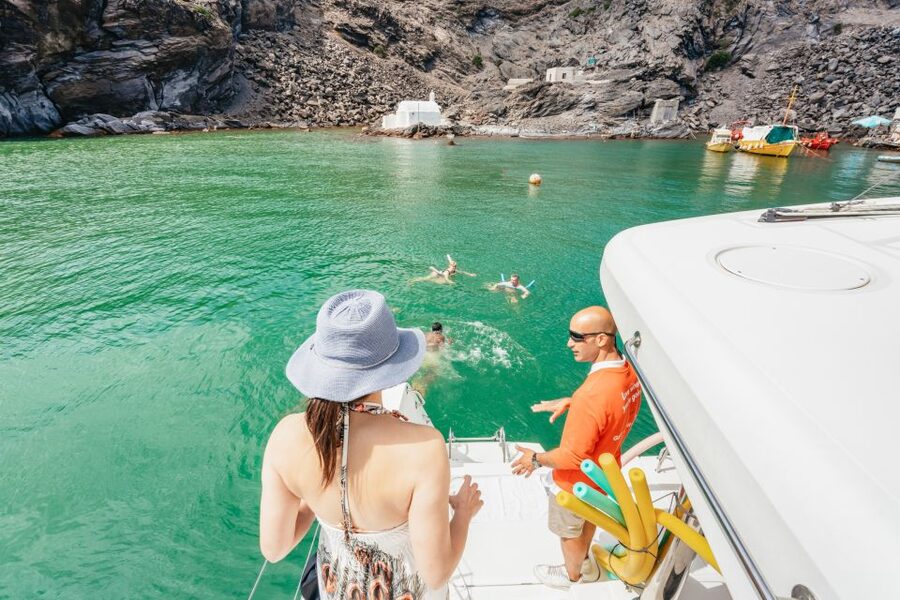 Santorini: Luxury Catamaran Day Trip with Meal and Open Bar - The volcanic hot springs stop