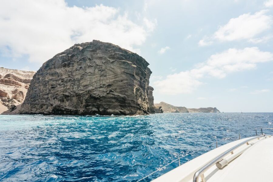 Santorini: Luxury Catamaran Day Trip with Meal and Open Bar - What the $129 price includes