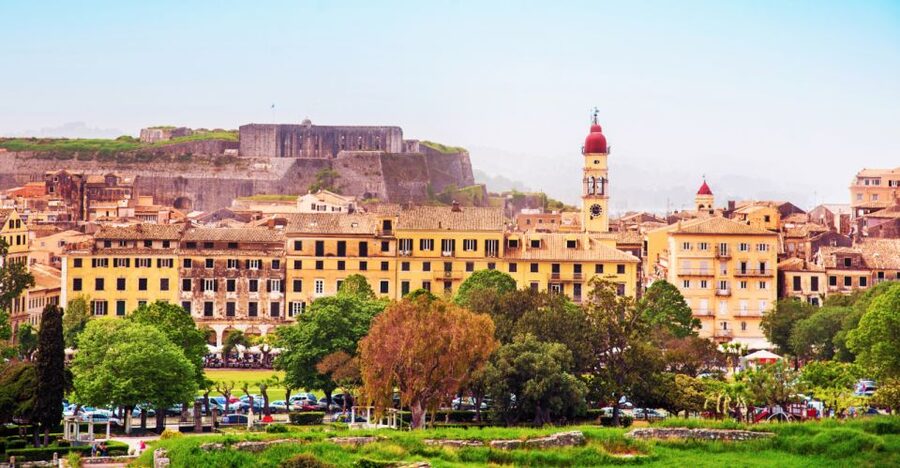 Saranda: Corfu Town and Palaiokastritsa Day Trip with Cruise - Free time in the old town