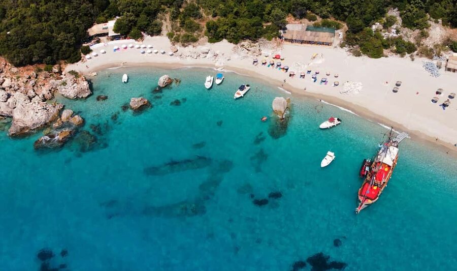 Sarandë: Boat Tour to Kroreza with Snorkel and free Umbrella - First views: Miloti Cave and Qefal