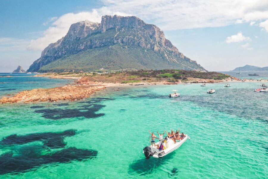 Sardegna: Tavolara Boat Tour with Snorkeling - Why Tavolara works so well by boat