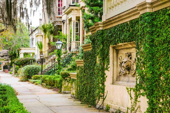 Savannah Land & Sea Combo: City Sightseeing Trolley Tour with Riverboat Cruise - Victorian Savannah, City Market, and River Street