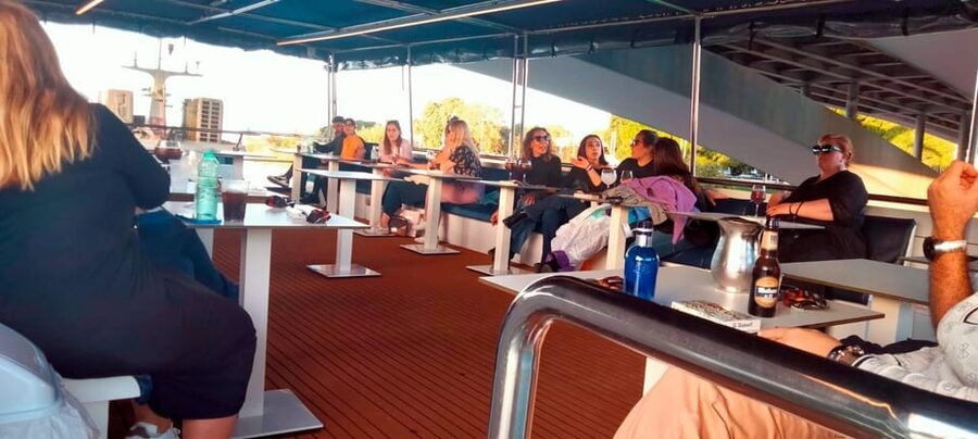 Seville: Guadalquivir Boat Tour with Optional Lunch/Dinner - Who should book this cruise?
