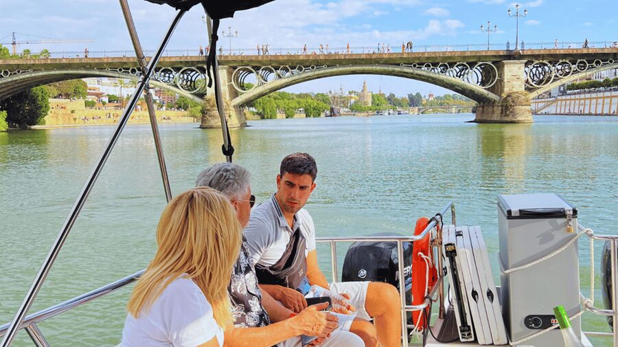 Seville: Guadalquivir River Boat Tour - Calle Betis, Triana, and the river’s best views