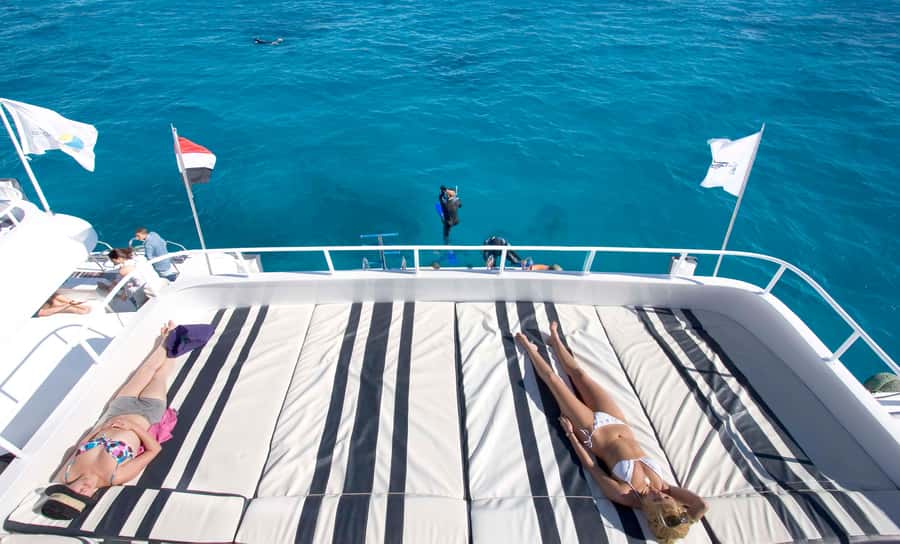 Sharm El-Sheikh: Luxury Ras Mohammed & White Island Cruise - The second reef stop and a longer day in the water