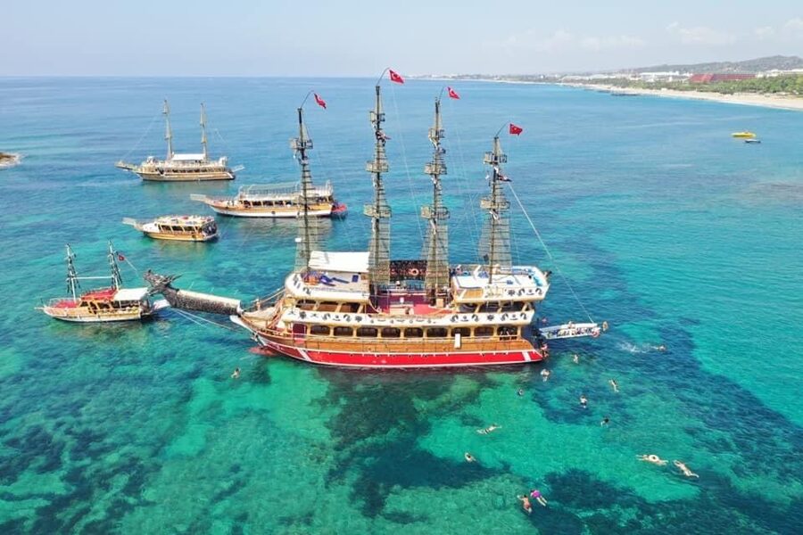 Side: Dolphin Island Boat Tour w/ Lunch & Foam Party - Lunch with the crew on the boat