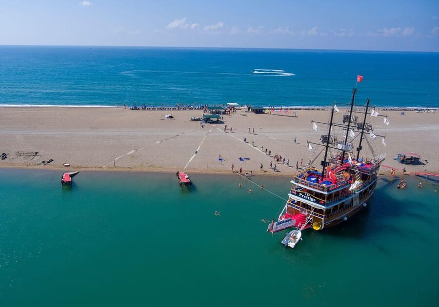 Side: Dolphin Island Boat Trip with Lunch & Unlimited Drinks - Dolphins, turtles, and realistic wildlife hopes