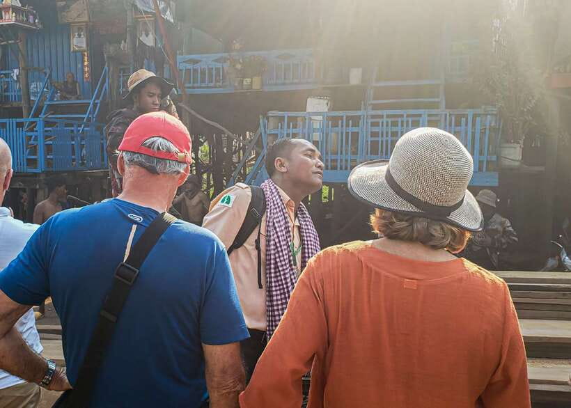 Siem Reap: Kampong Phluk Floating Village Tour with Boat - Going out onto Tonle Sap