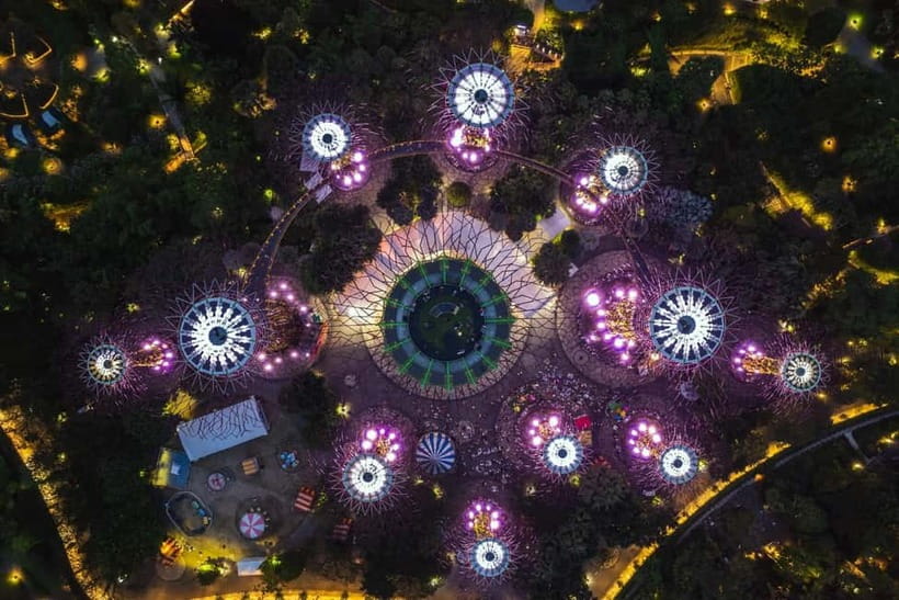 Singapore River Cruise, Garden Rhapsody & Spectra by CYT - The guides are a major part of the value