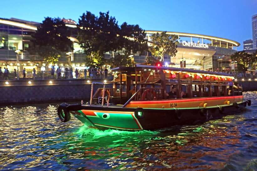 Singapore: Singapore River Cruise - Restored quays and shophouses on the first stretch
