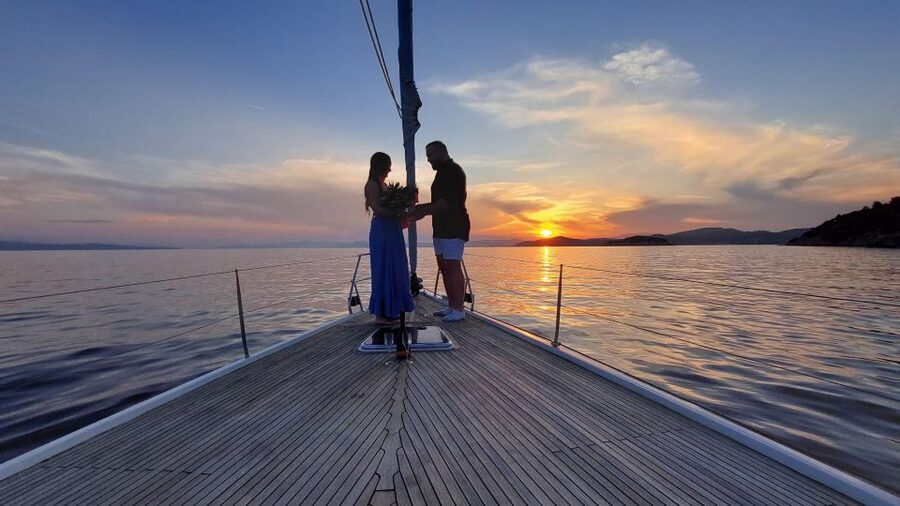 Skiathos: Full-Day Sailing Cruise with Lunch - The family crew shapes the day