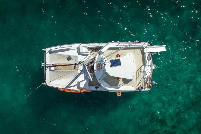 Small Group Snorkeling Cruise with Open Bar and Light Snacks - Food and the open bar