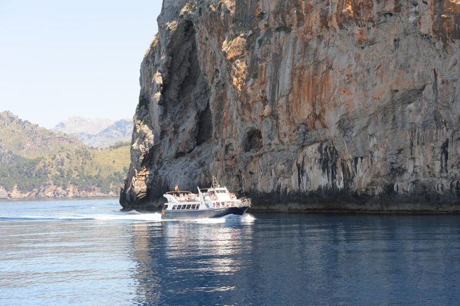 Sóller: Boat Trip to Sa Calobra and Torrent de Pareis - Finding the boat at Port de Sóller