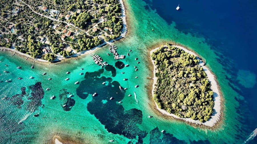 Split: Blue Lagoon and 3 Islands Group Boat Tour - Three Adriatic stops in one half-day