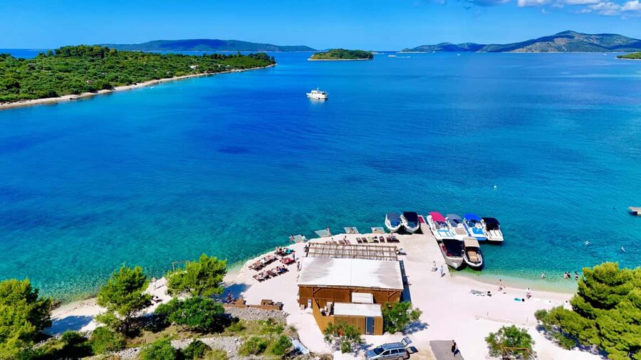 Split: Blue Lagoon and 3 Islands Group Boat Tour - The 30-minute speedboat ride from Split