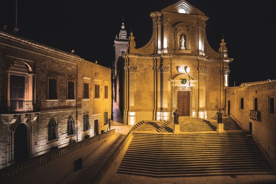 St Paul's Bay: Comino, Blue Lagoon, Gozo, & Caves Boat Tour - Gozo in two hours