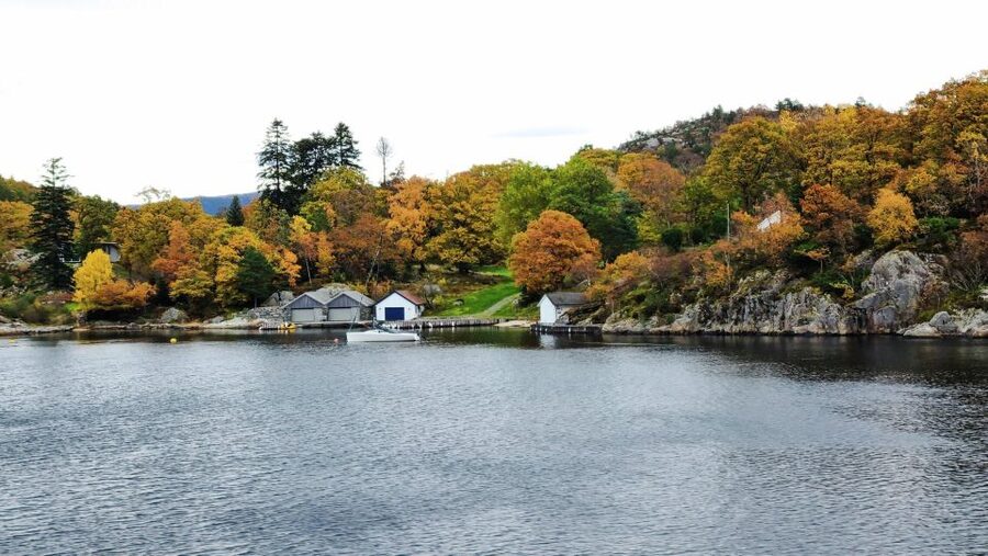 Stavanger: Electric Fjord Cruise to Lysefjord & Preikestolen - The close approach to Hengjanefossen waterfall