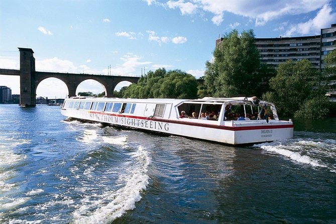 Stockholm: Highlights Boat Tour - Boarding at Strömkajen