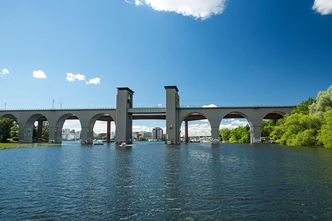 Stockholm: Highlights Boat Tour - The Lock Between Lake Mälaren and the Baltic