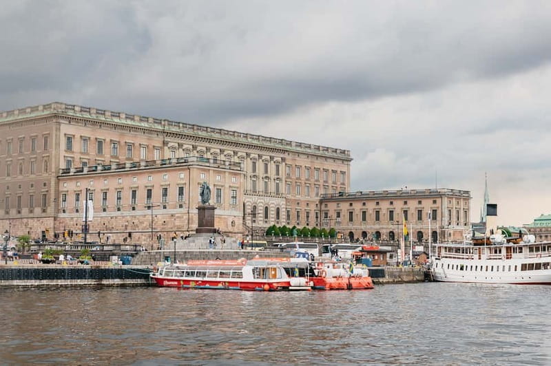 Stockholm: Highlights Boat Tour - Hammarby Sjöstad and Djurgården
