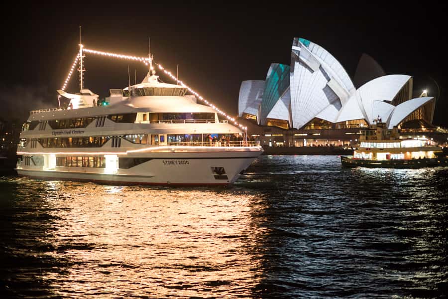 Sydney: Harbour Dinner Cruise with 3, 4 or 6-Course Menu - Following the route from Darling Harbour to Circular Quay
