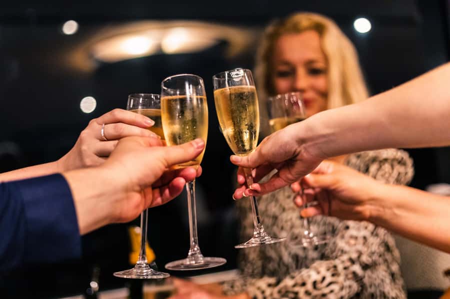 Sydney: Harbour Dinner Cruise with 3, 4 or 6-Course Menu - Live music, service, and the pace of the evening
