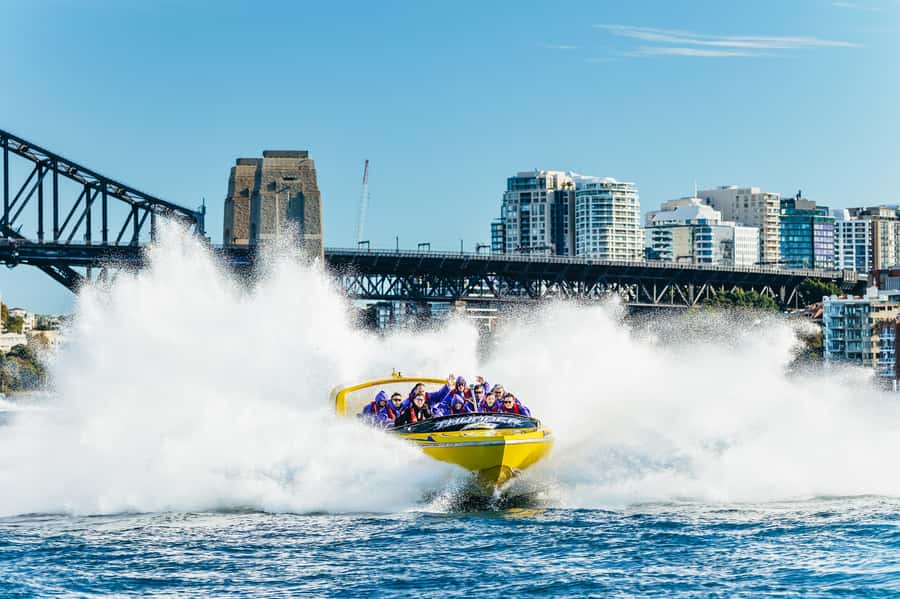 Sydney Harbour: Thunder Thrill Jet Boat Ride - A 30-minute blast from Circular Quay