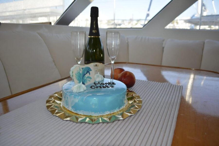Tenerife: Sunset Catamaran Tour with Transfer, Buff & Drinks - Looking for pilot whales and dolphins