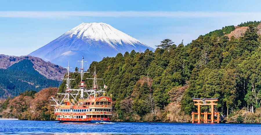 Tokyo Mt Fuji 5th St & Hakone Cruise Bus Tour w/Bullet Train - Lunch with Fuji on the horizon
