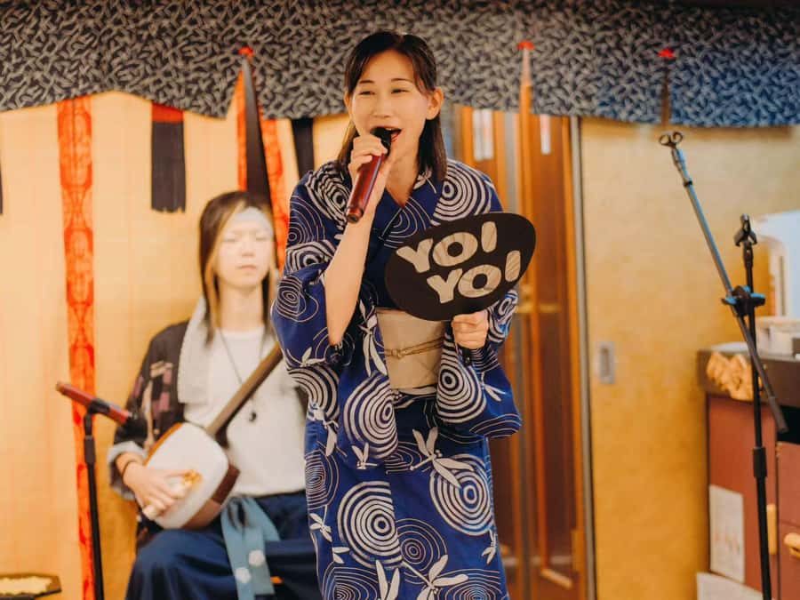 Tokyo: Yakatabune Dinner Cruise with Japanese Show & Drinks - What the $100 price really covers