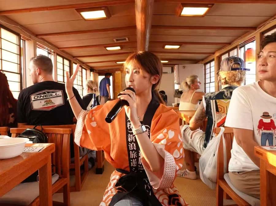 Tokyo: Yakatabune Dinner Cruise with Japanese Show & Drinks - Who should book this cruise