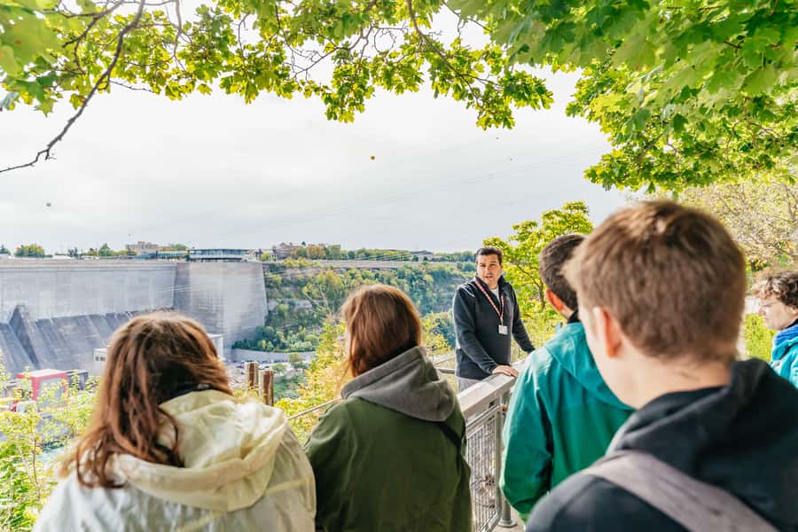 Toronto: Falls Day Tour with Boat Cruise & Niagara-the-Lake - What the $71 price really buys you