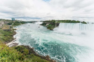 Falls Day Tour with Boat Cruise & Niagara-the-Lake