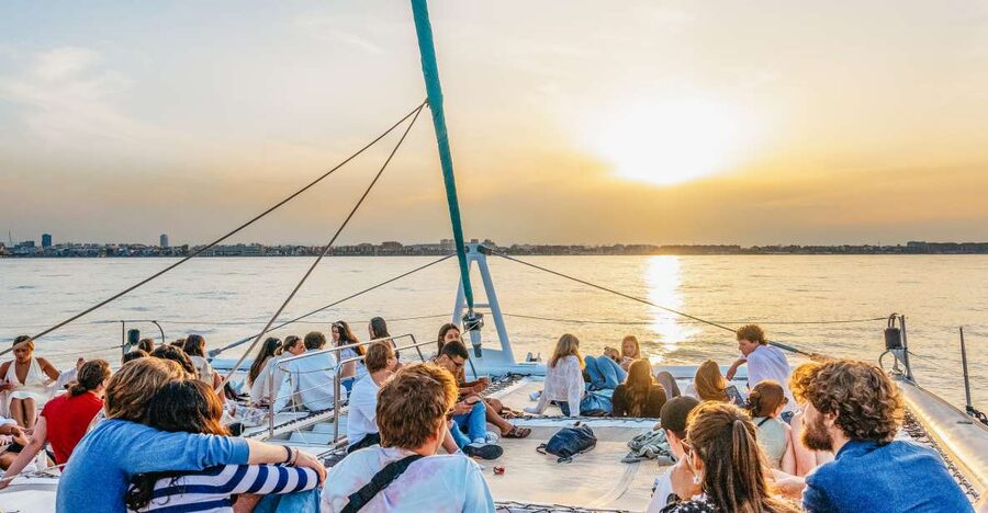 Valencia: Sailing Catamaran Cruise with Sunset Option and DJ - Key things to know before sailing