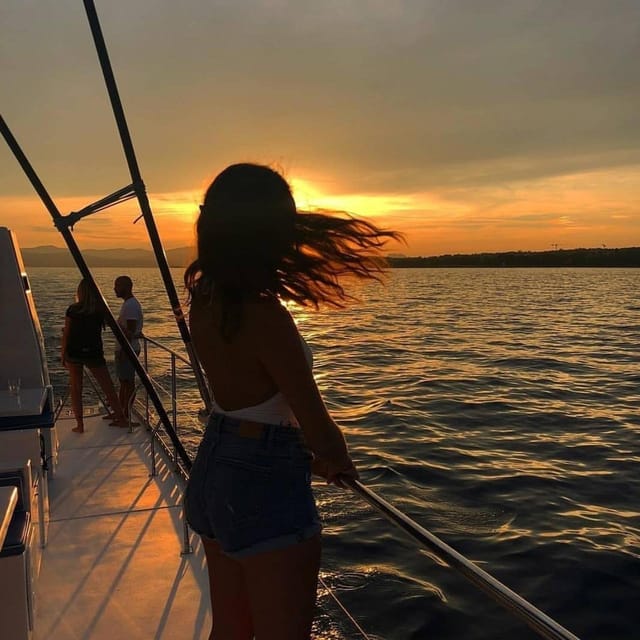 Valencia: Sunset or Daytime Catamaran Cruise with Drink - Setting Sail from Valencia’s Port