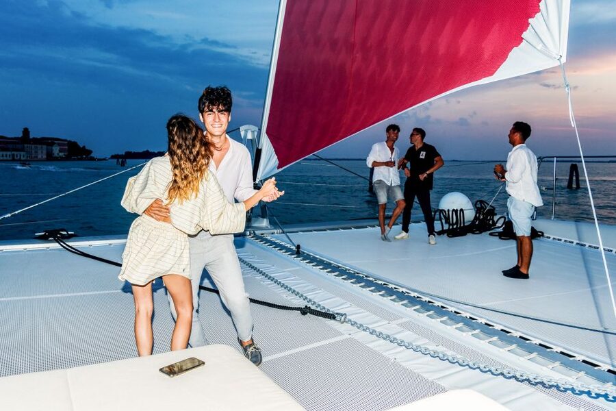 Venice: Catamaran Sunset Jazz Cruise with Aperitivo - Finding the departure point near Via Garibaldi