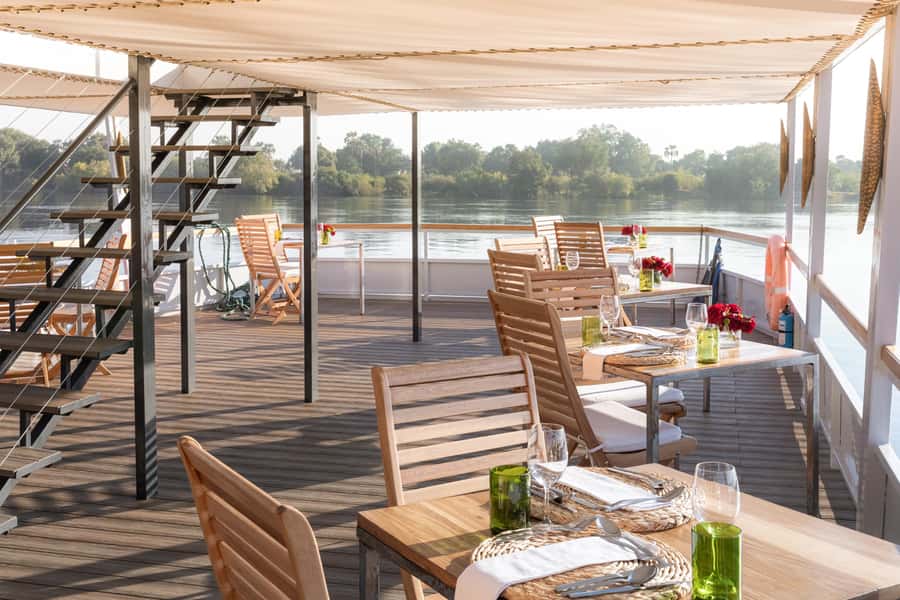 Victoria Falls: Dinner Cruise on the Zambezi River - Drinks included in the $110 price