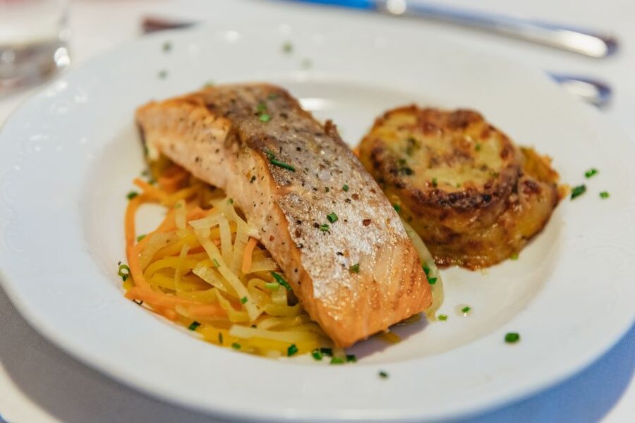 Vienna: 3-Course Evening Dinner Cruise - How the three hours unfold