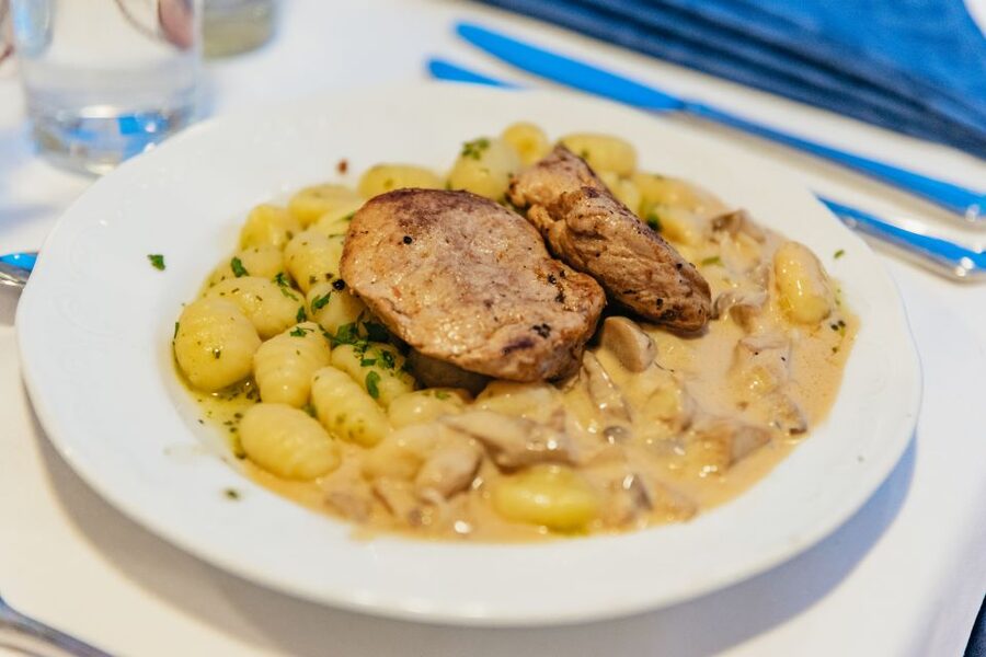 Vienna: 3-Course Evening Dinner Cruise - Tips for choosing the best evening