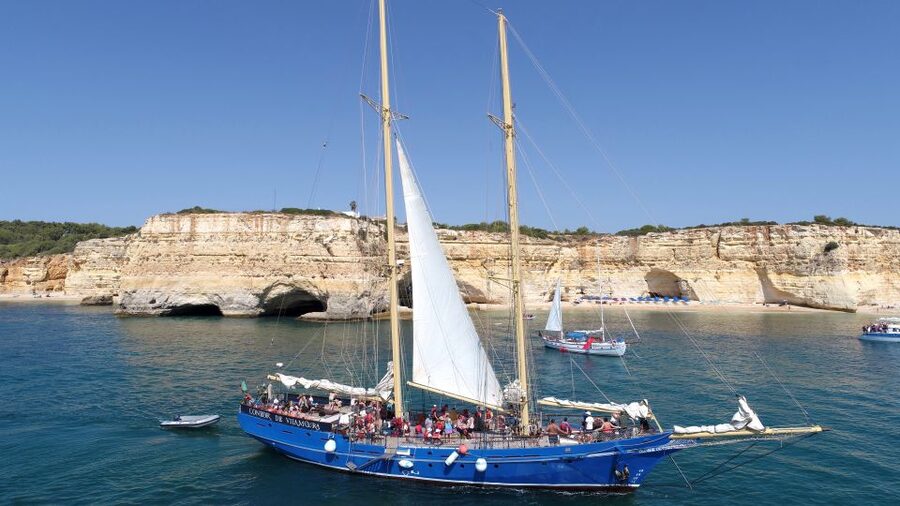 Vilamoura: Algarve Coast 3-Hour Sailing Cruise With Open Bar - Falésia and the red cliffs near Olhos d’Agua