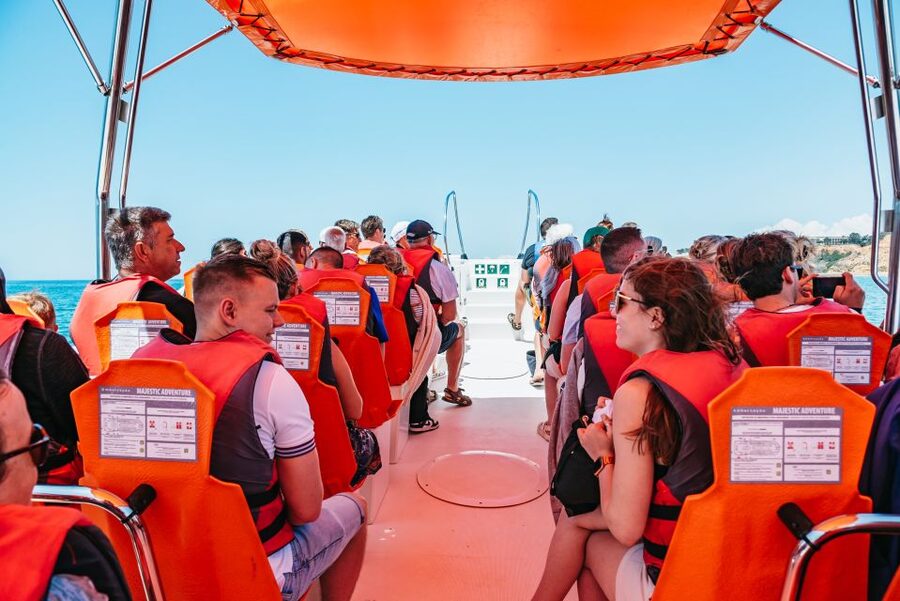 Vilamoura: Benagil Cave Boat Tour with Entry&Dolphin search - Quick points before you book