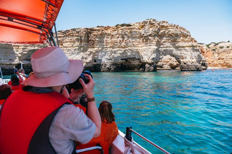Vilamoura: Benagil Cave Boat Tour with Entry&Dolphin search - Entering Benagil Cave by boat