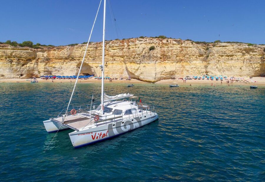 Vilamoura: Guided Sightseeing Cruise with Beach BBQ & Drinks - Why this cruise works as a full Algarve day