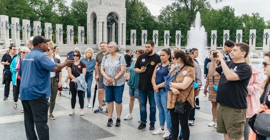 Washington, DC: Full-Day Tour with a Scenic River Cruise - World War II and Jefferson beside the Tidal Basin