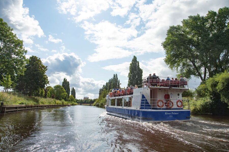 York: Daytime Sightseeing Boat Cruise with Live Commentary - Key points to know before boarding